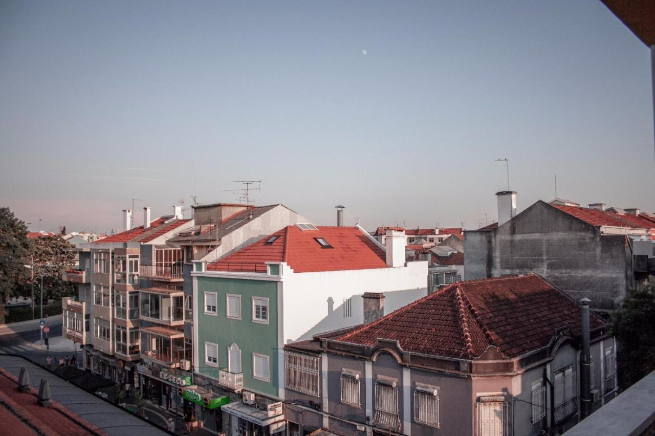 Lar Dois Coracoes Hostel Alges Εξωτερικό φωτογραφία