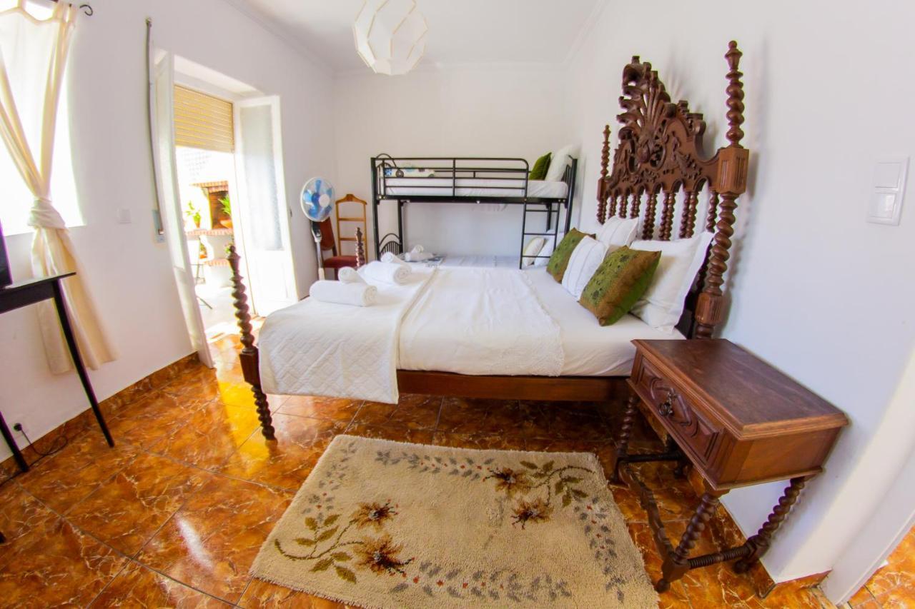 Lar Dois Coracoes Hostel Alges Εξωτερικό φωτογραφία