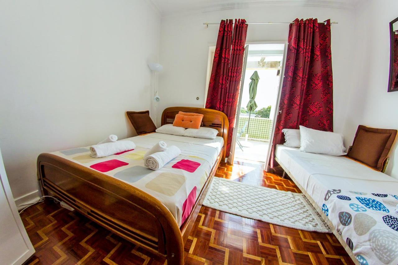 Lar Dois Coracoes Hostel Alges Εξωτερικό φωτογραφία